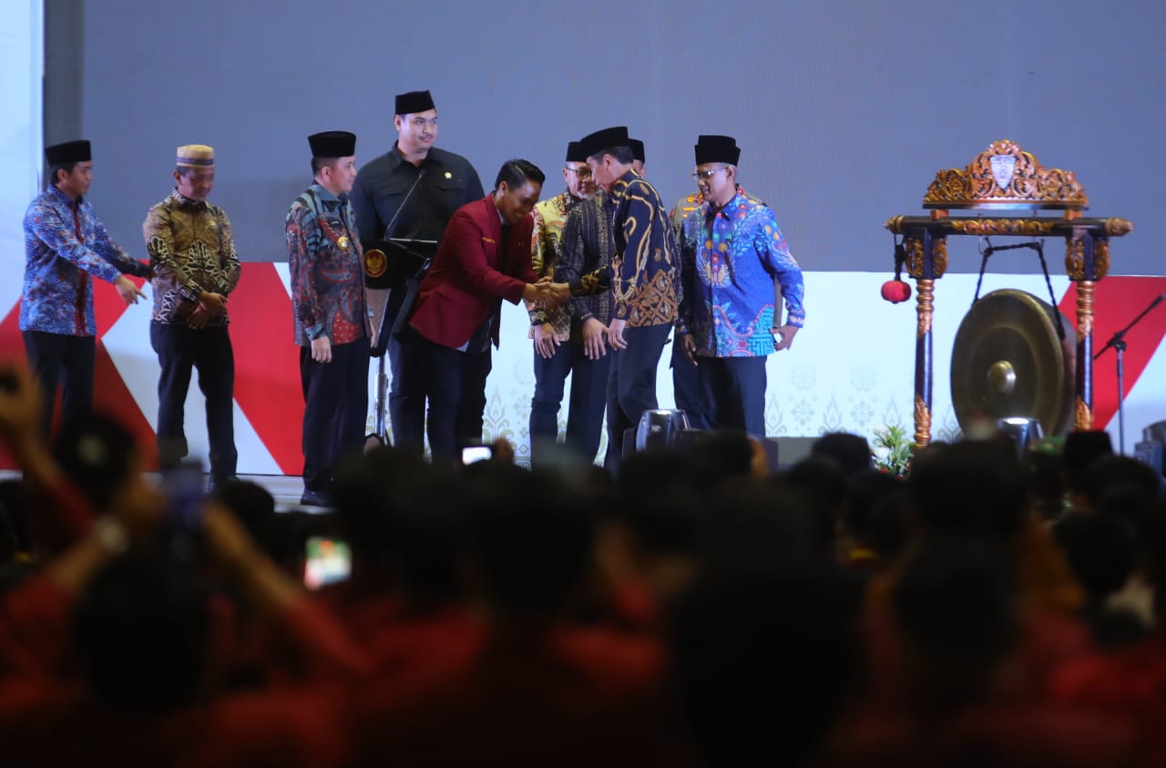 Menpora Dito Dampingi Presiden Buka Muktamar XX Ikatan Mahasiswa Muhammadiyah di Palembang