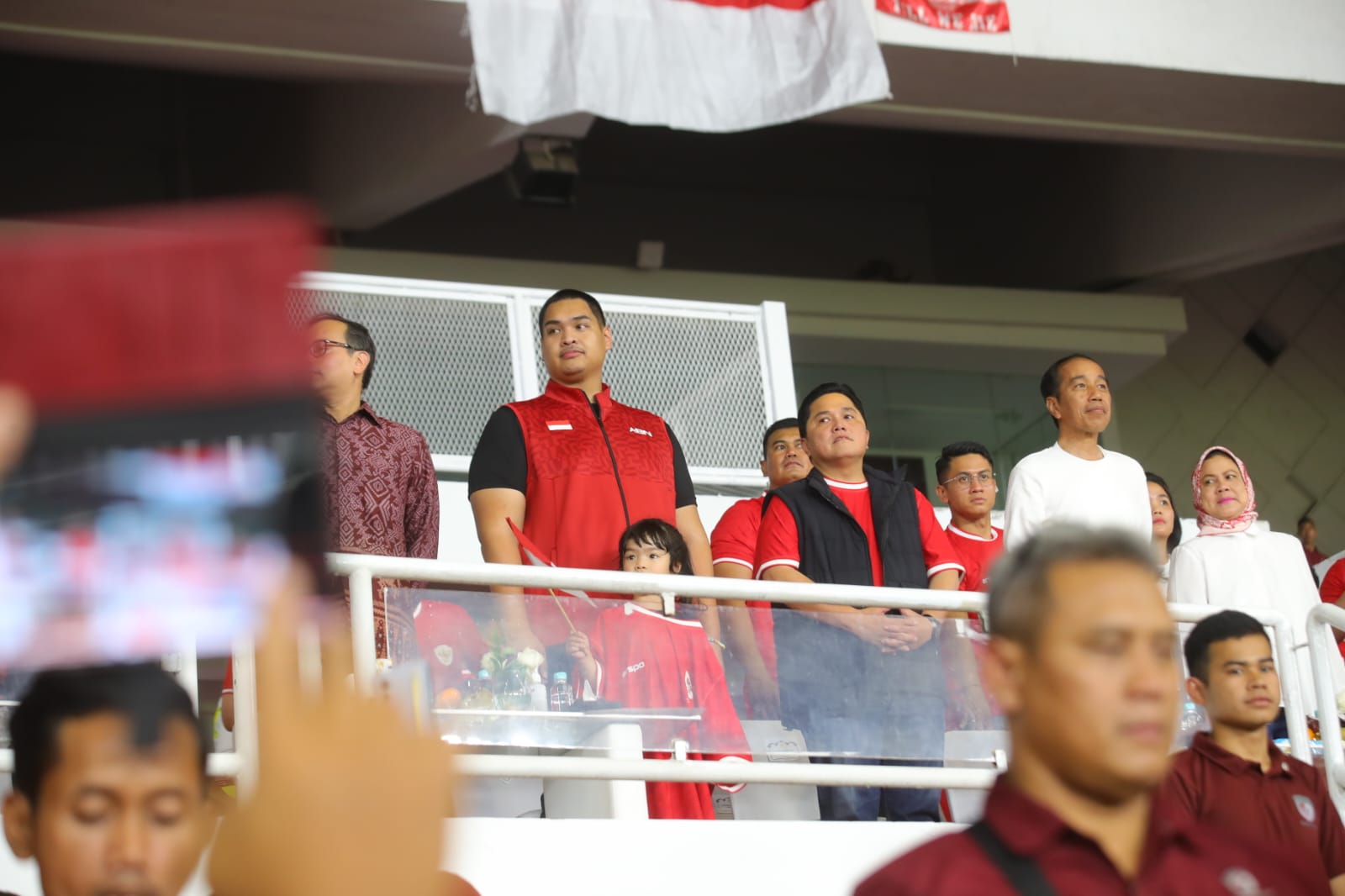 Menpora Dito Dampingi Presiden Jokowi Tonton Kemenangan Timnas Indonesia di Ajang Kualifikasi Piala Dunia 2026