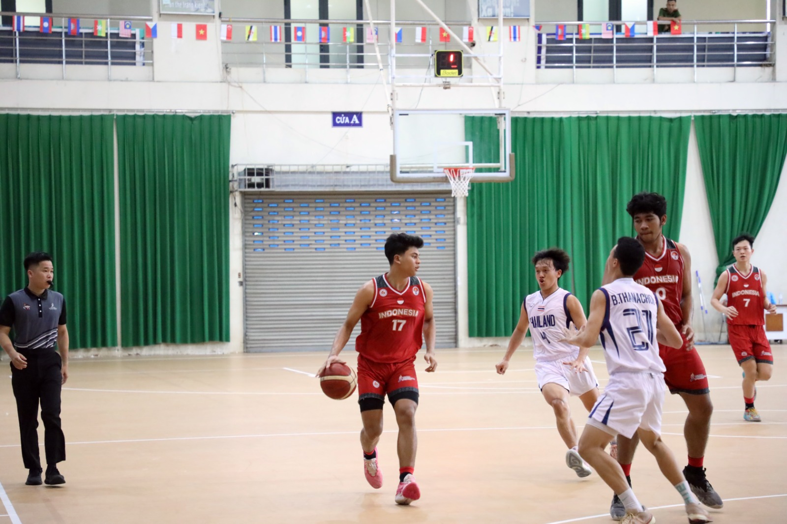 Taklukan Thailand 83-66, Indonesia Tantang Singapura di Semifinal Bola Basket Putra ASEAN Schools Games 2024