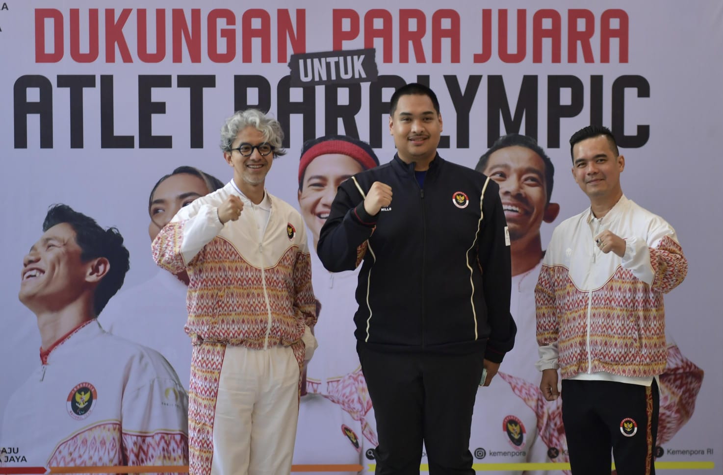 Menpora Dito Apresiasi Desainer Didiet Maulana Desain Kostum Kontingen Indonesia di Paralimpiade 2024 Paris