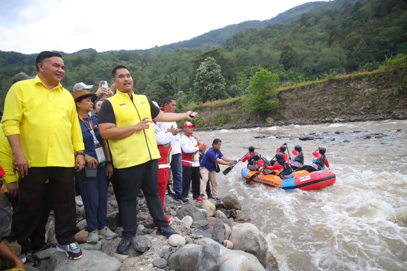 Tinjau Venue Arung Jeram di Sungai Mamas, Menpora Dito: Potensi untuk Pusat Arung Jeram di Indonesia