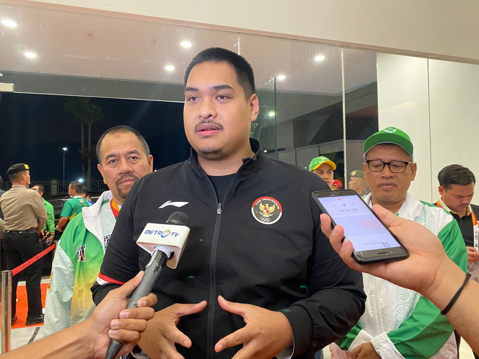 Kenapa Menpora Dito Pakai Jersey Olimpiade di Penutupan PON XXI Aceh-Sumut 2024?