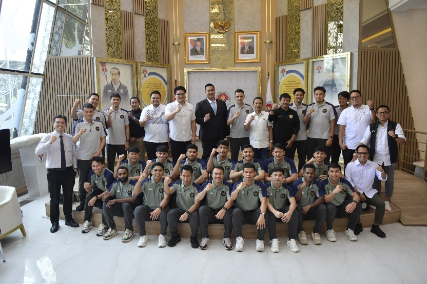 Menpora Dito Lepas Timnas Futsal U16 Indonesia Berangkat ke Kejuaraan AFF di Thailand