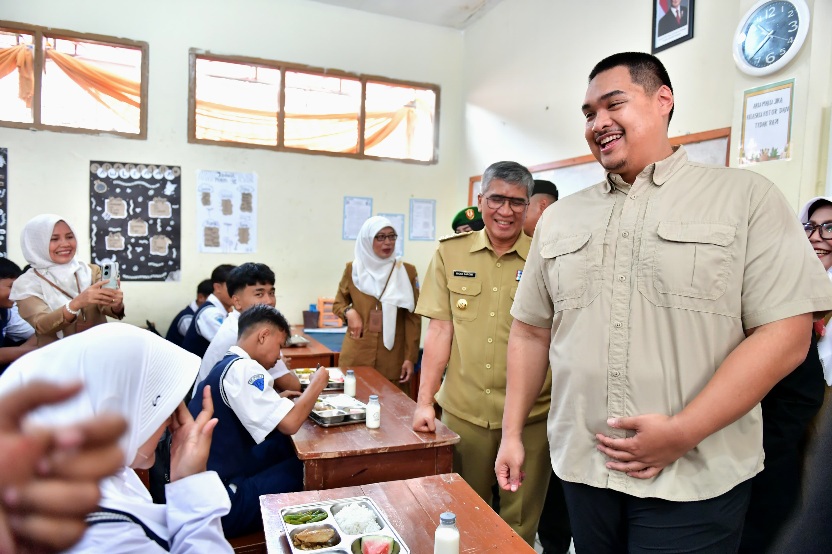 Kawal Program Makan Bergizi Gratis di Sekolah, Menpora Dito: Investasi Menumbuhkan Generasi Muda Berkualitas