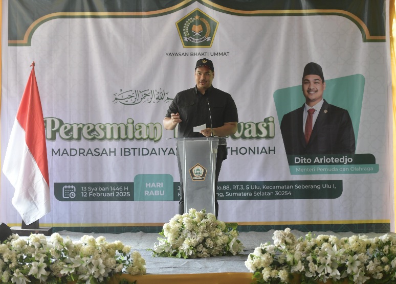 Resmikan Renovasi Madrasah Ibtidaiyah Al Wathoniyah, Menpora Dito: Madrasah Adalah Fondasi Generasi Muda di Indonesia