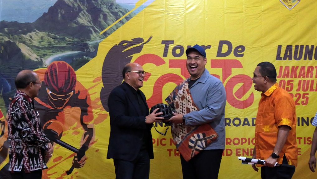 Menpora Dito Luncurkan Tour de Entete, Promosikan Potensi NTT Lewat Balap Sepeda