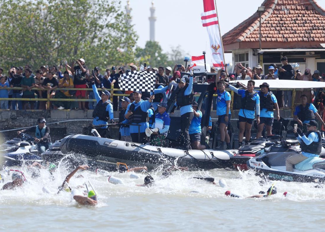 Menpora Dito Lepas 900 Perenang Fin Swimming Piala Kasal 2025: Scouting Bibit Atlet Renang Nasional