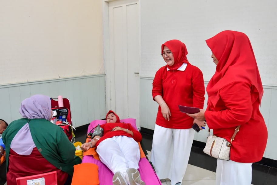 Peringati HUT ke-80 Kemerdekaaan RI, DWP Kemenpora Gelar Bakti Sosial Donor Darah