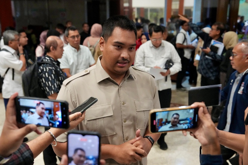 Menpora Dito Minta Pemuda Sampaikan Aspirasi Tanpa Anarkisme
