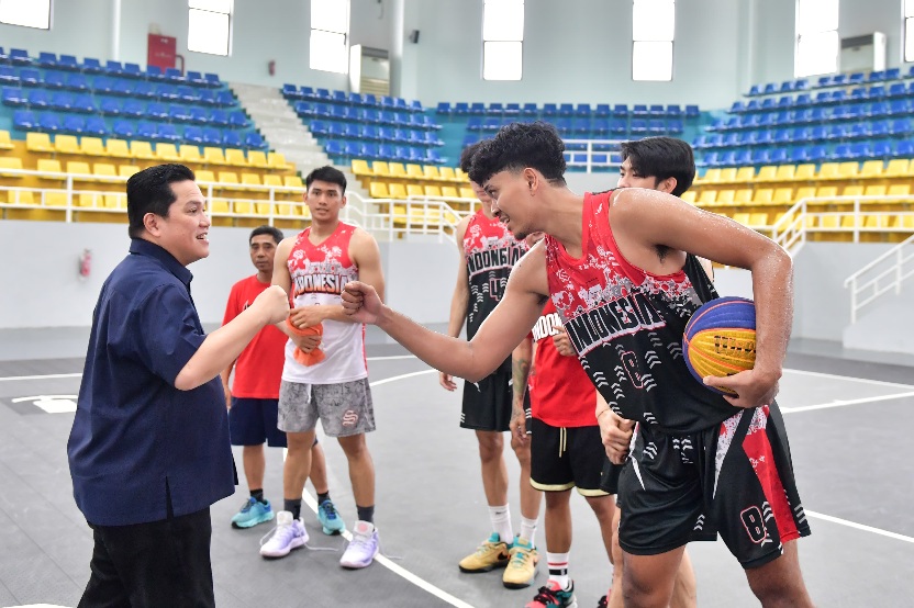 Tinjau CYESC, Motivasi Menpora Erick untuk Atlet: Kalian Harus Punya Mimpi Juara Olimpiade!