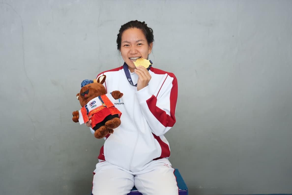 Perenang Yessy Venisia Yosaputra Sumbang Emas Pertama untuk Kemenpora di Pornas Korpri XVII