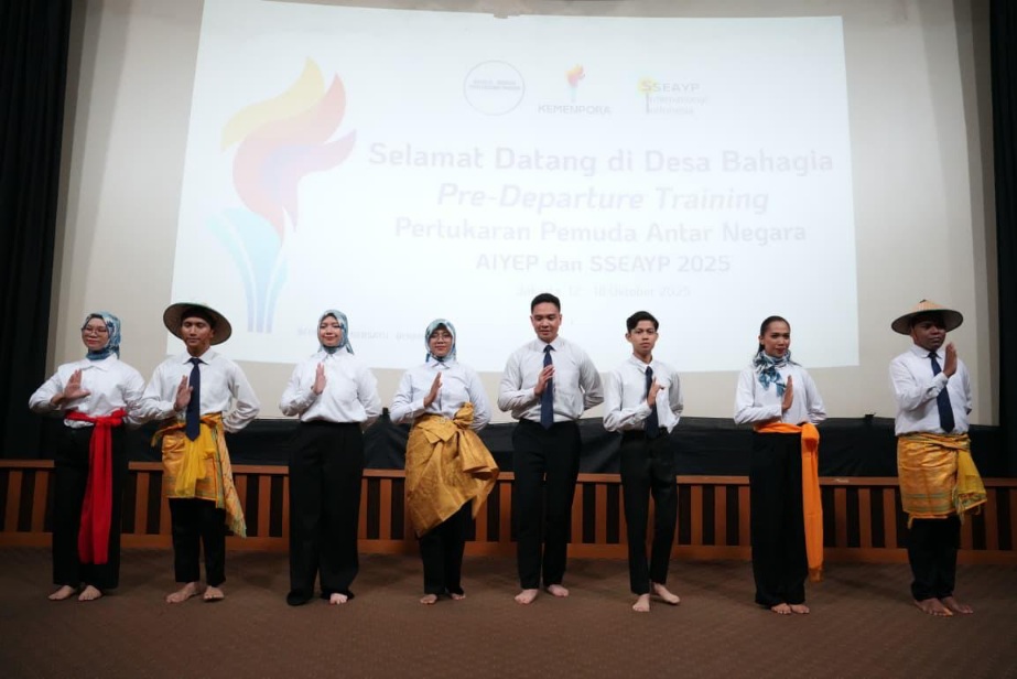 Courtesy Call di Kemenpora RI, Delegasi PPAN AIYEP dan SSEAYP Tampilkan Pertunjukan Tari Tradisional Indonesia
