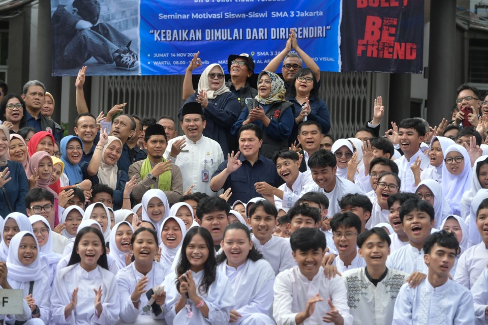 Hadiri Stand Up Against Bullying di SMAN 3 Jakarta, Menpora Erick Pesan Para Siswa Harus Saling Menyayangi dan Respek