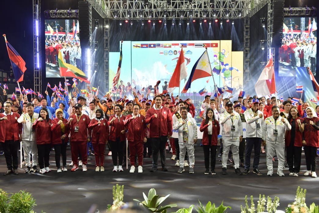 Menpora Dito membuka 21th ASEAN University Games (AUG) 2024 di Surabaya